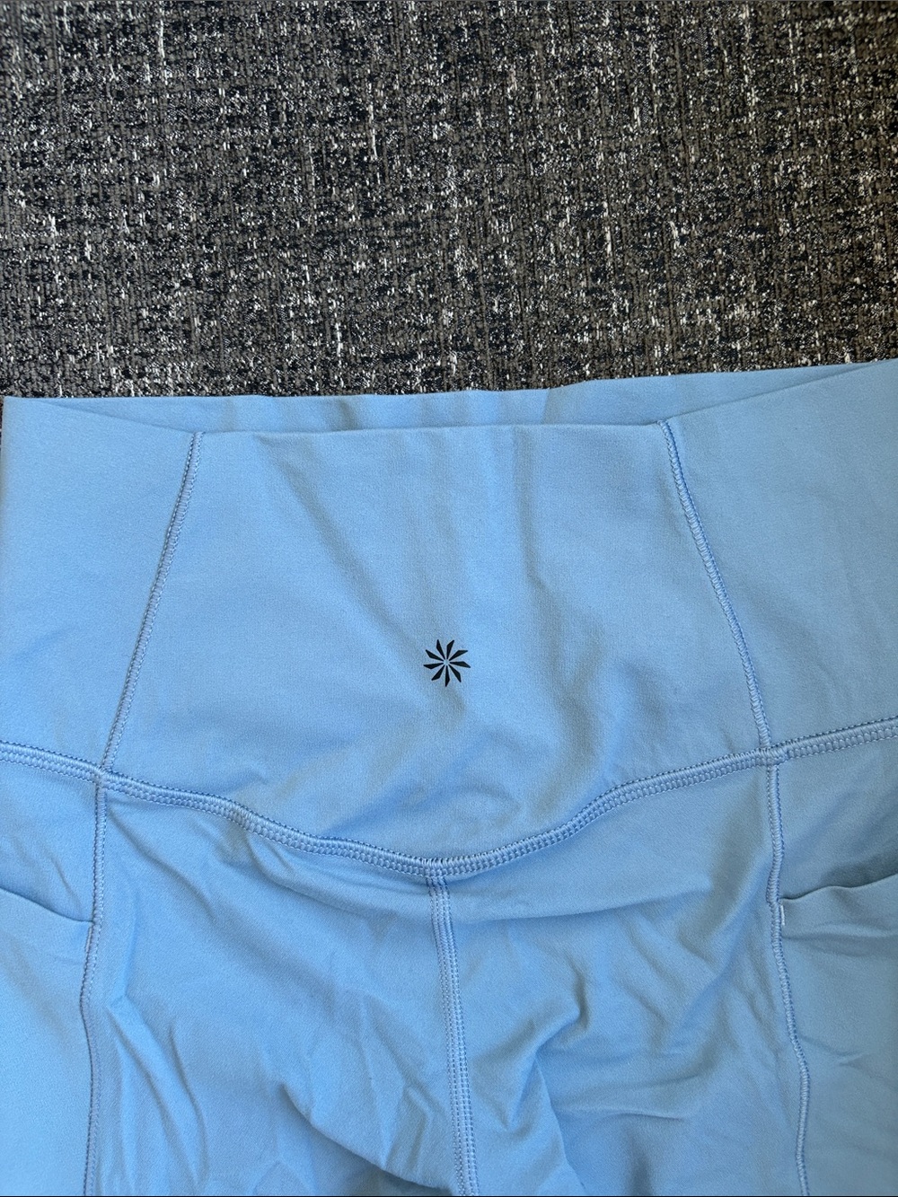 Athleta Salutation Stash Pocket II 7/8 Tight in Cottage Blue Size XS - Picture 3 of 4